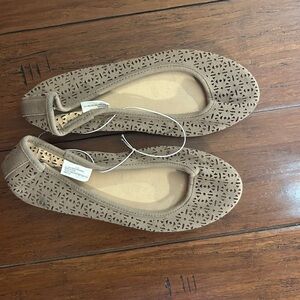 Women's Tan Ballet Flats